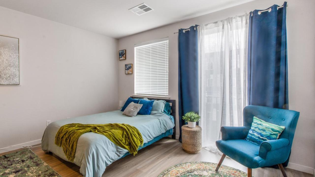 Stunning Studio With Balcony Views, Pool, And Gym Baltimore Eksteriør bilde