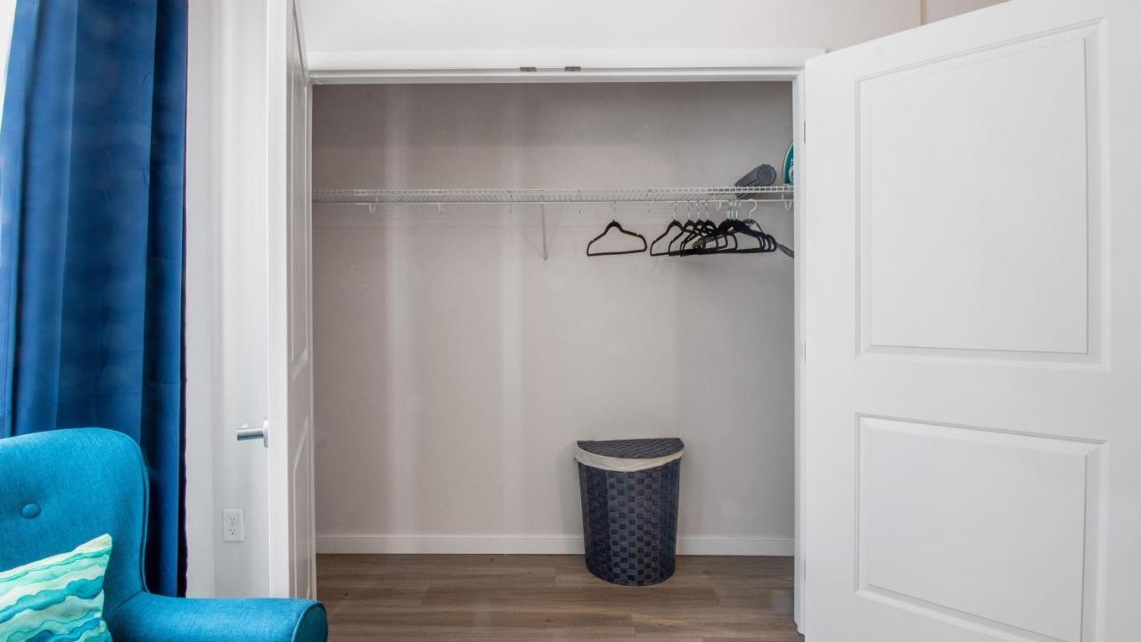 Stunning Studio With Balcony Views, Pool, And Gym Baltimore Eksteriør bilde